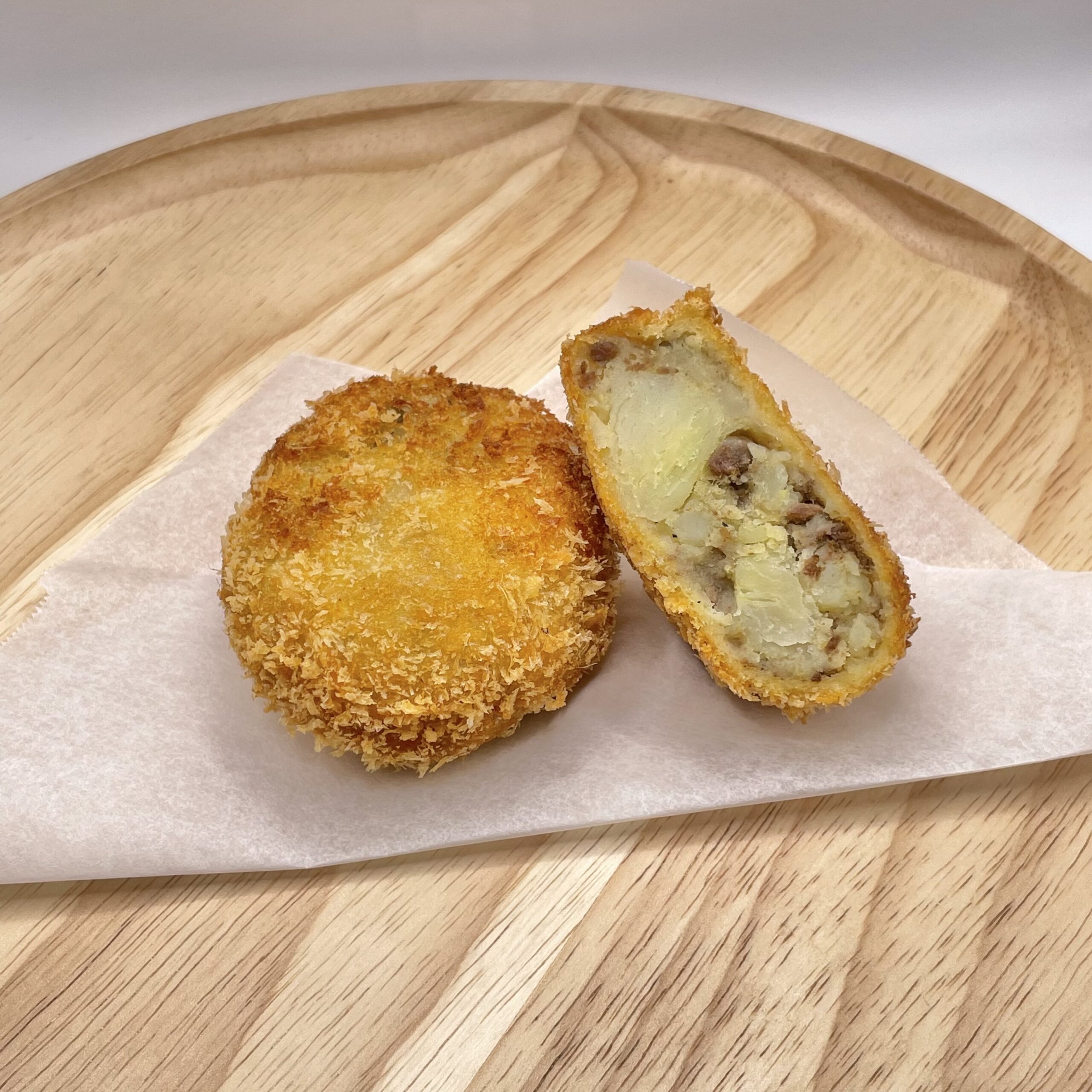 牛ひき肉の特製コロッケ